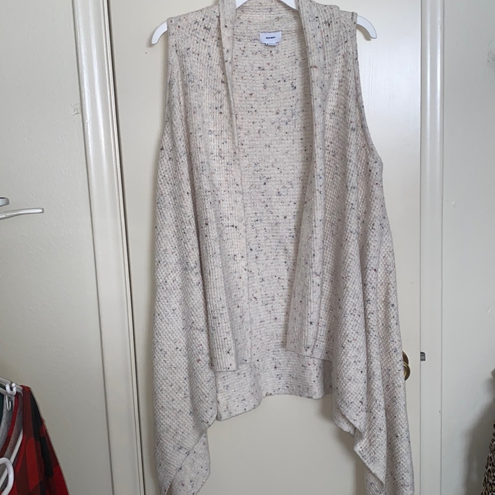 Old Navy oatmeal sleeveless sweater vest